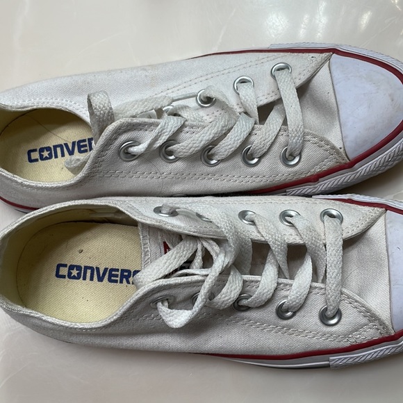 Converse - Picture 2 of 3